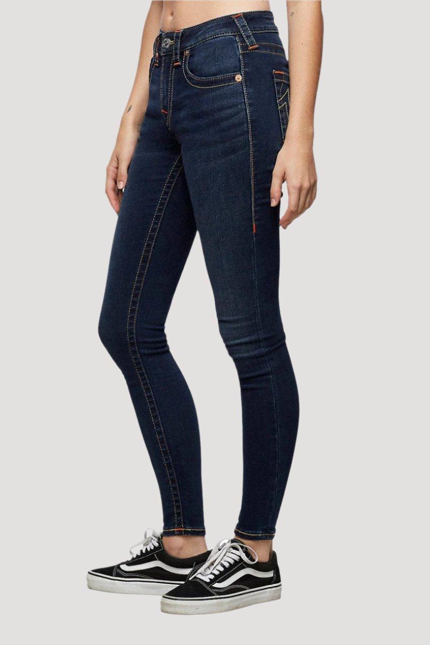 JENNIE OM - TRUE RELIGION MEXICO