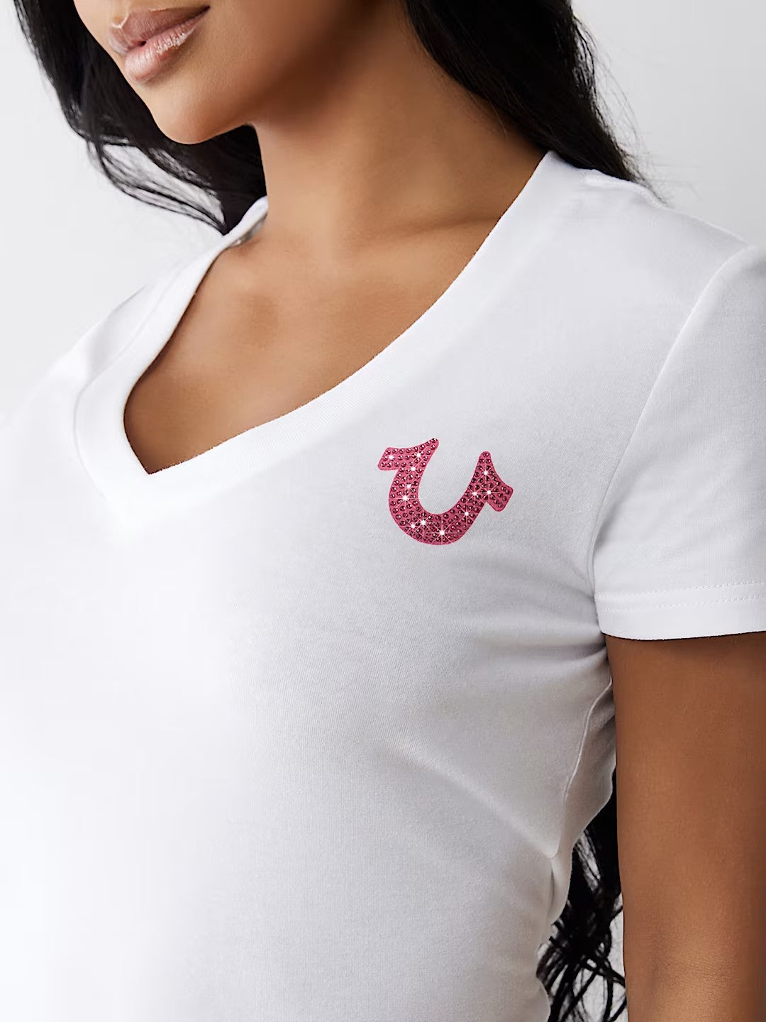 CRYSTAL SRS V NECK TEE