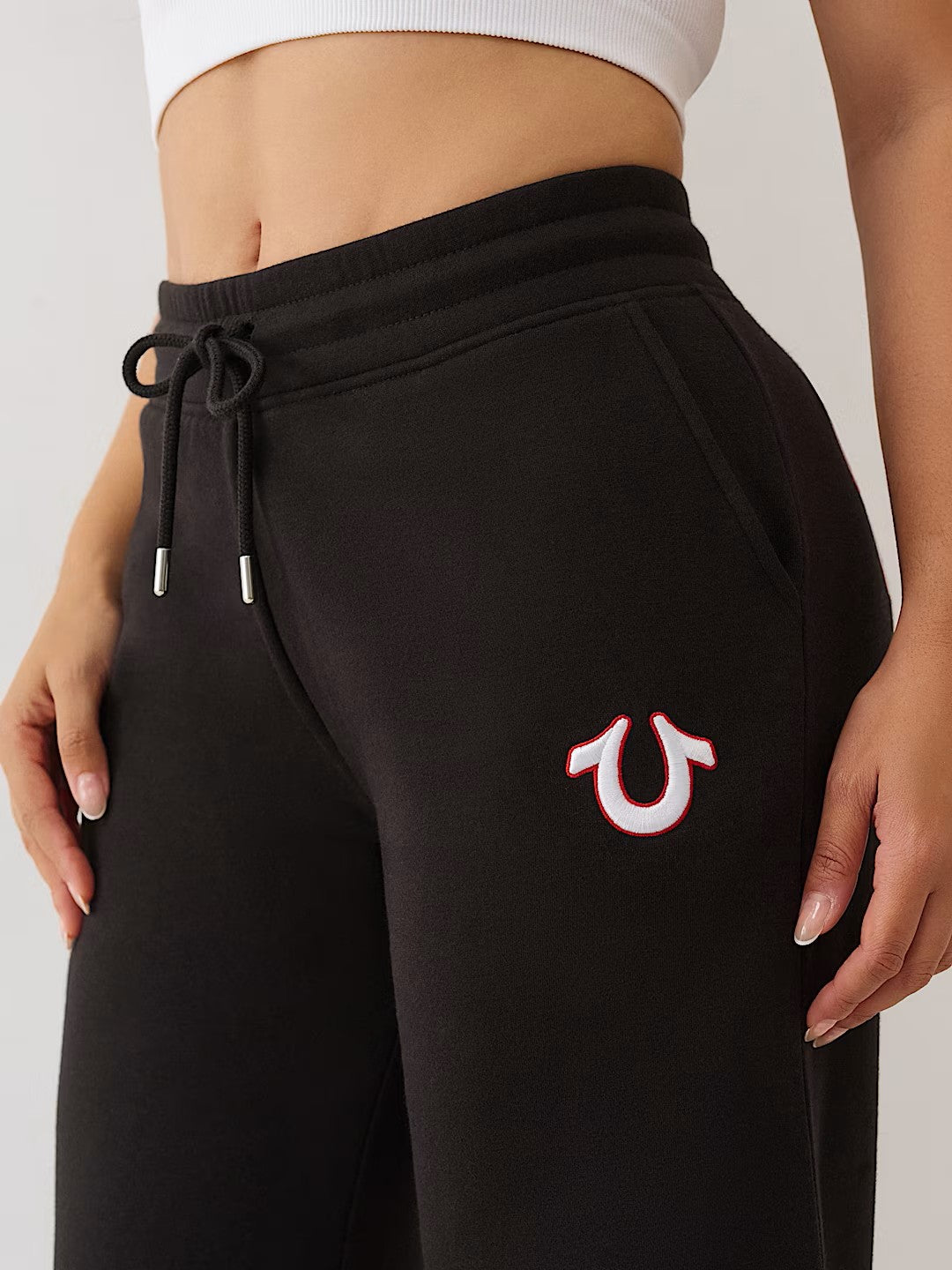 EMBROIDERED CINCHED SWEATPANTS