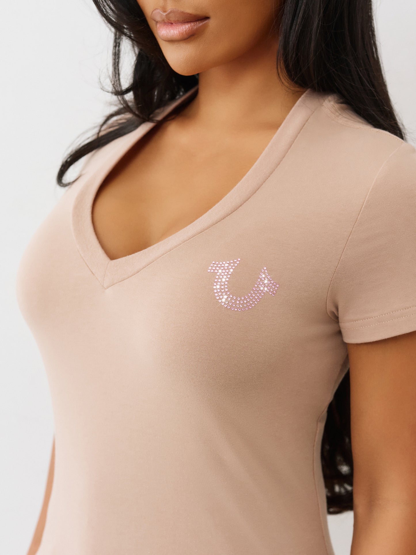 WING V NECK TEE
