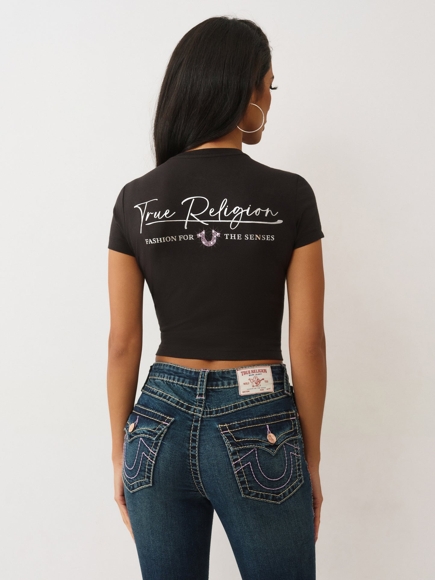 SCRIPT TR BB NOTCH TEE