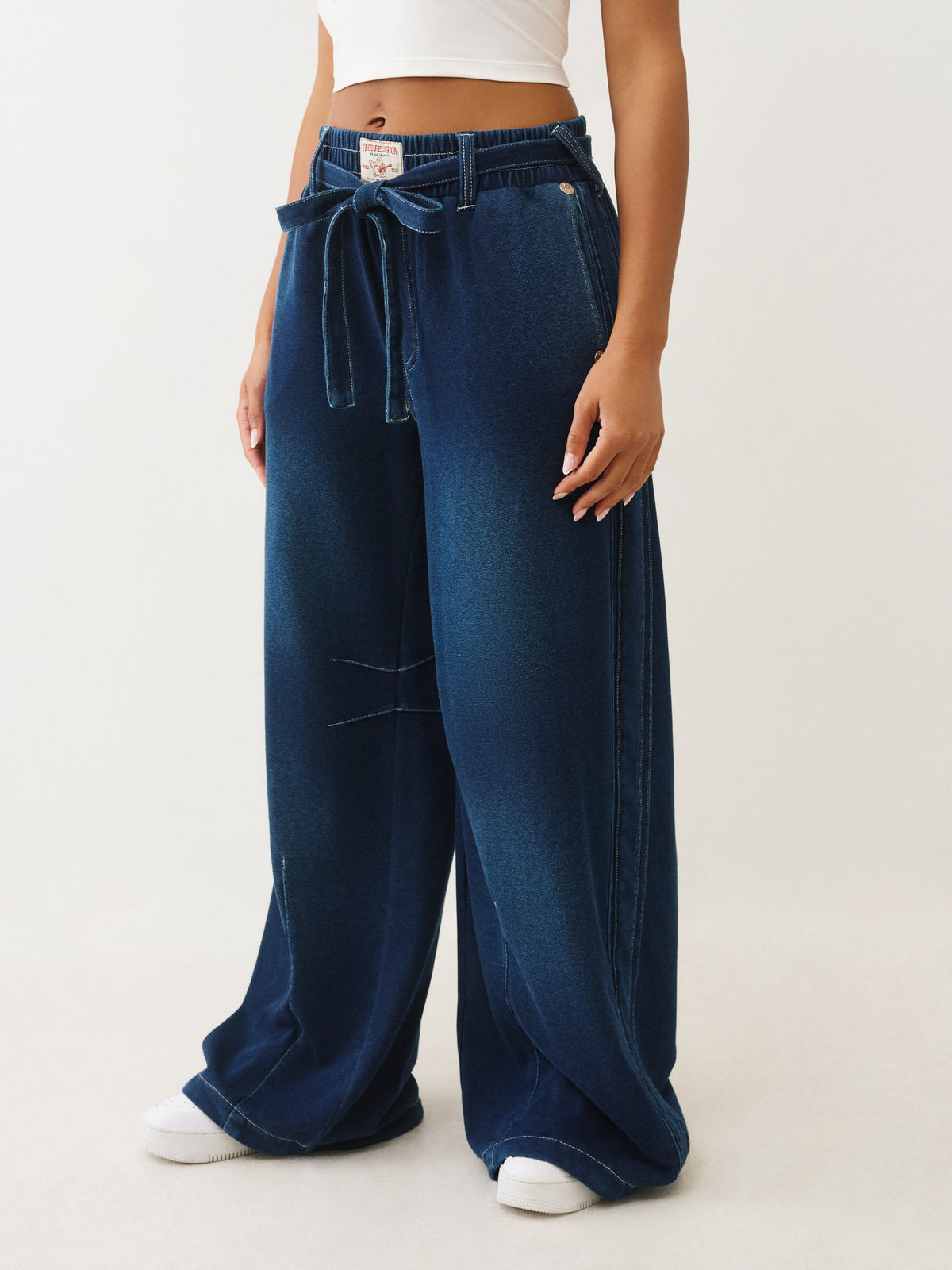 WASHED INDIGO BARREL SWEATPANT