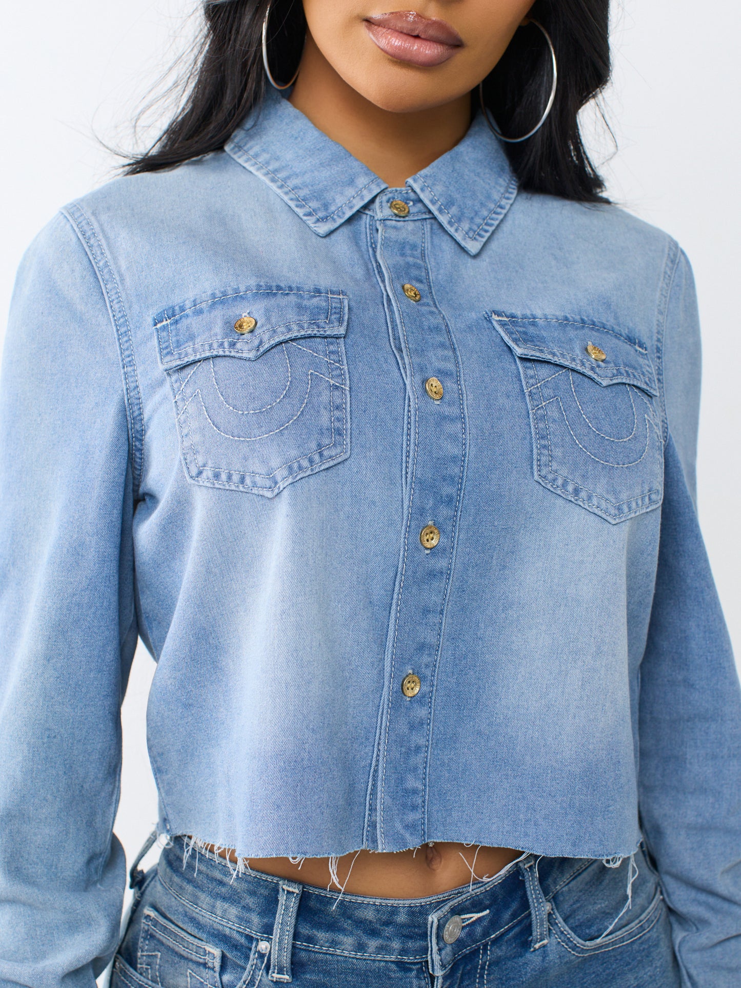 DENIM RAW HEM CROP SHIRT