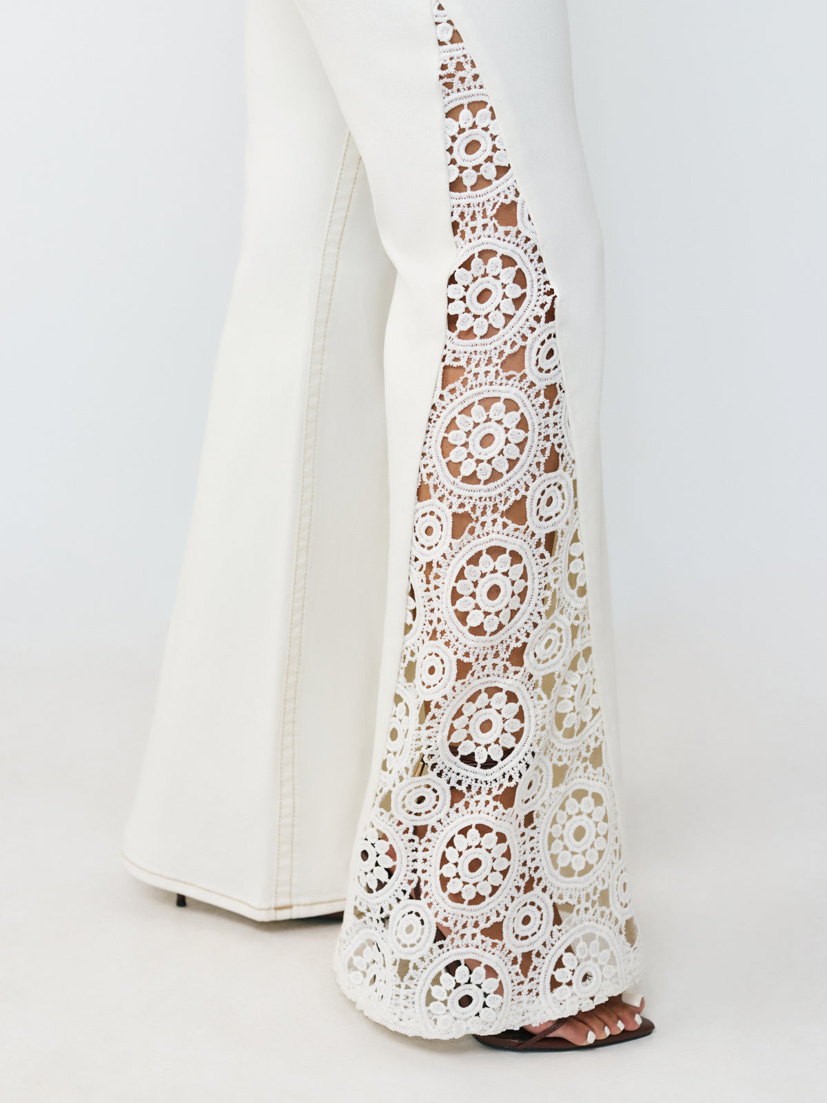 CROCHET MID RISE FLARE FLAP