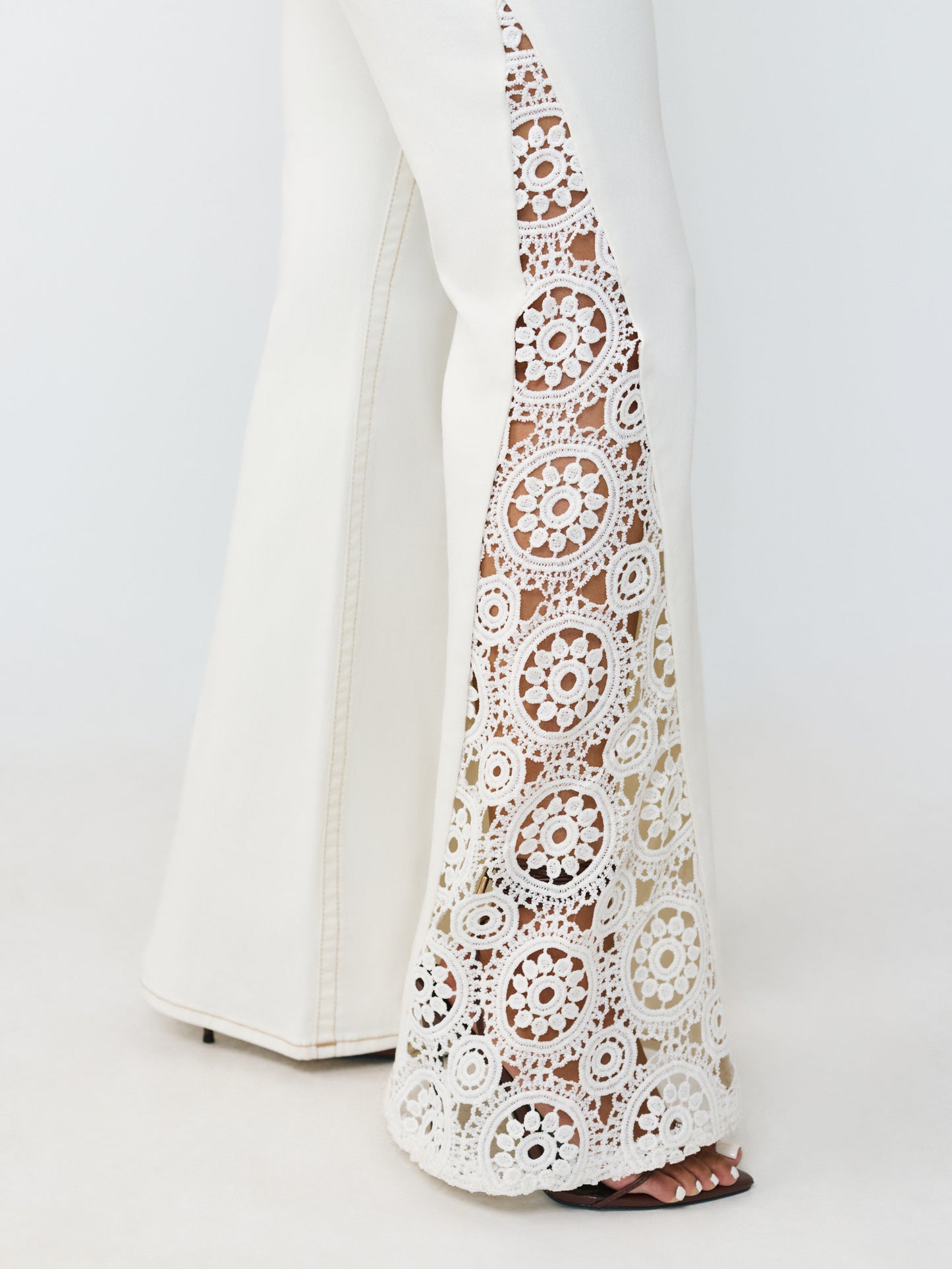 CROCHET MID RISE FLARE FLAP