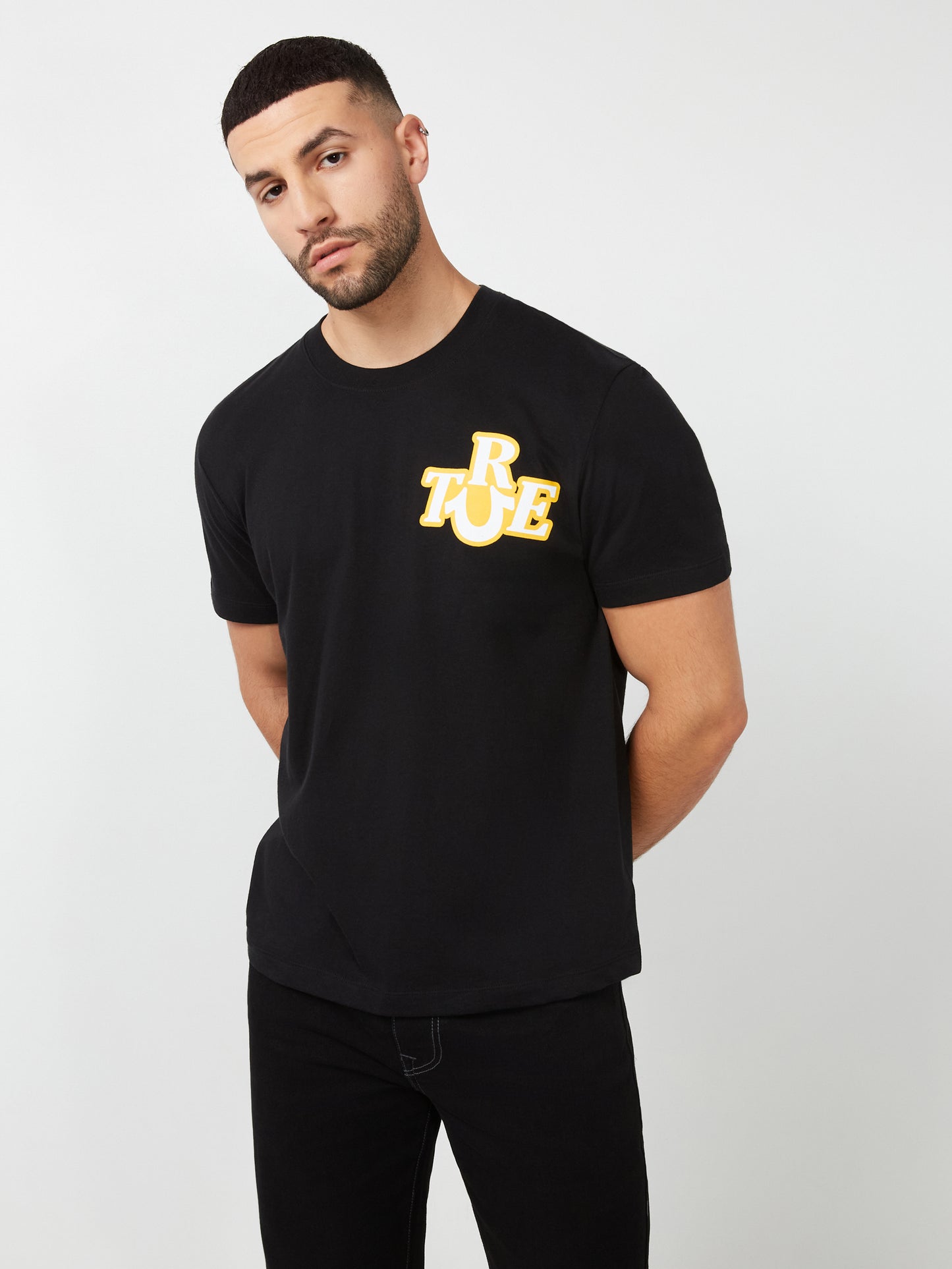 SS MIX MEDIA STICKER TEE