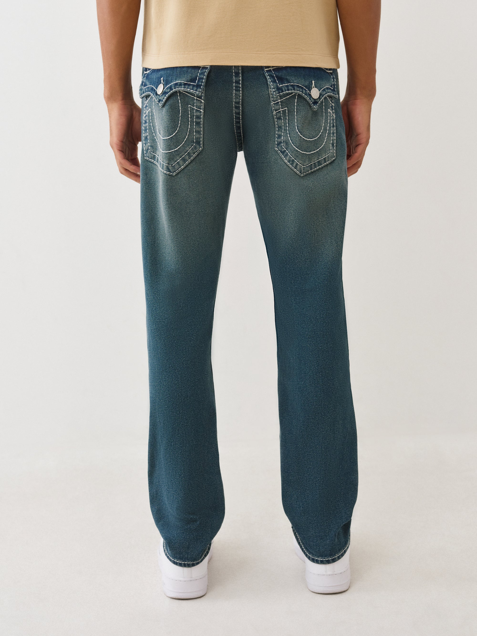 Jeans Geno Big T Flap Slim para Hombre | True Religion México