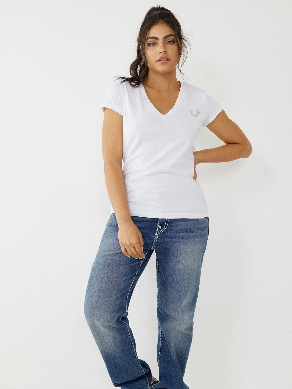 TRUE LOGO SLIM V NECK TEE