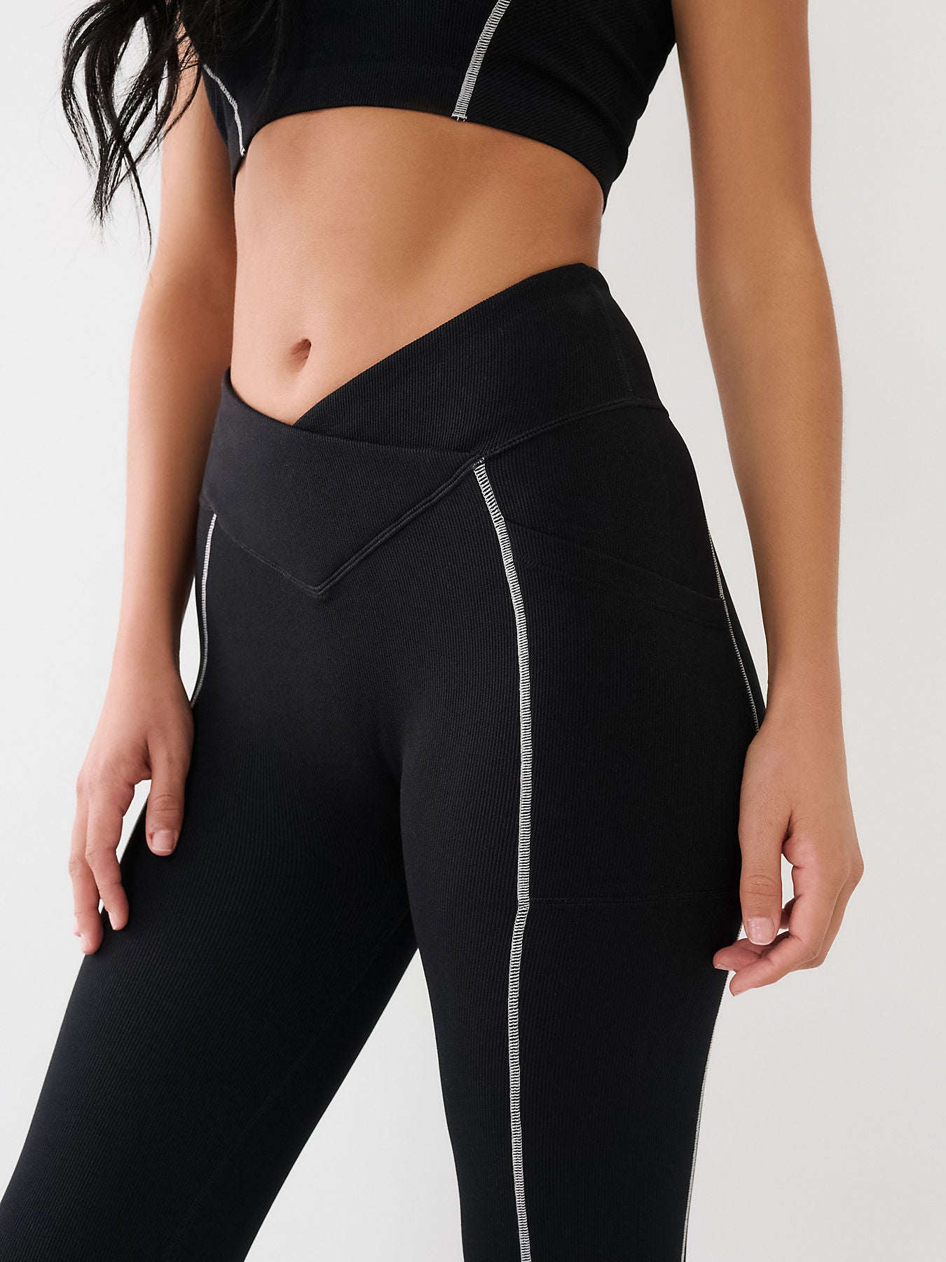 CONTRAST STITCH LEGGING