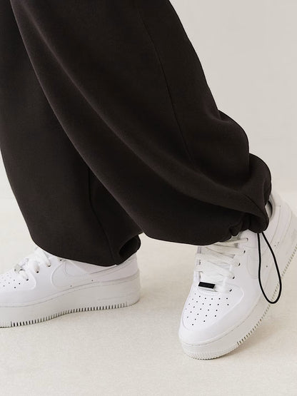 EMBROIDERED CINCHED SWEATPANTS