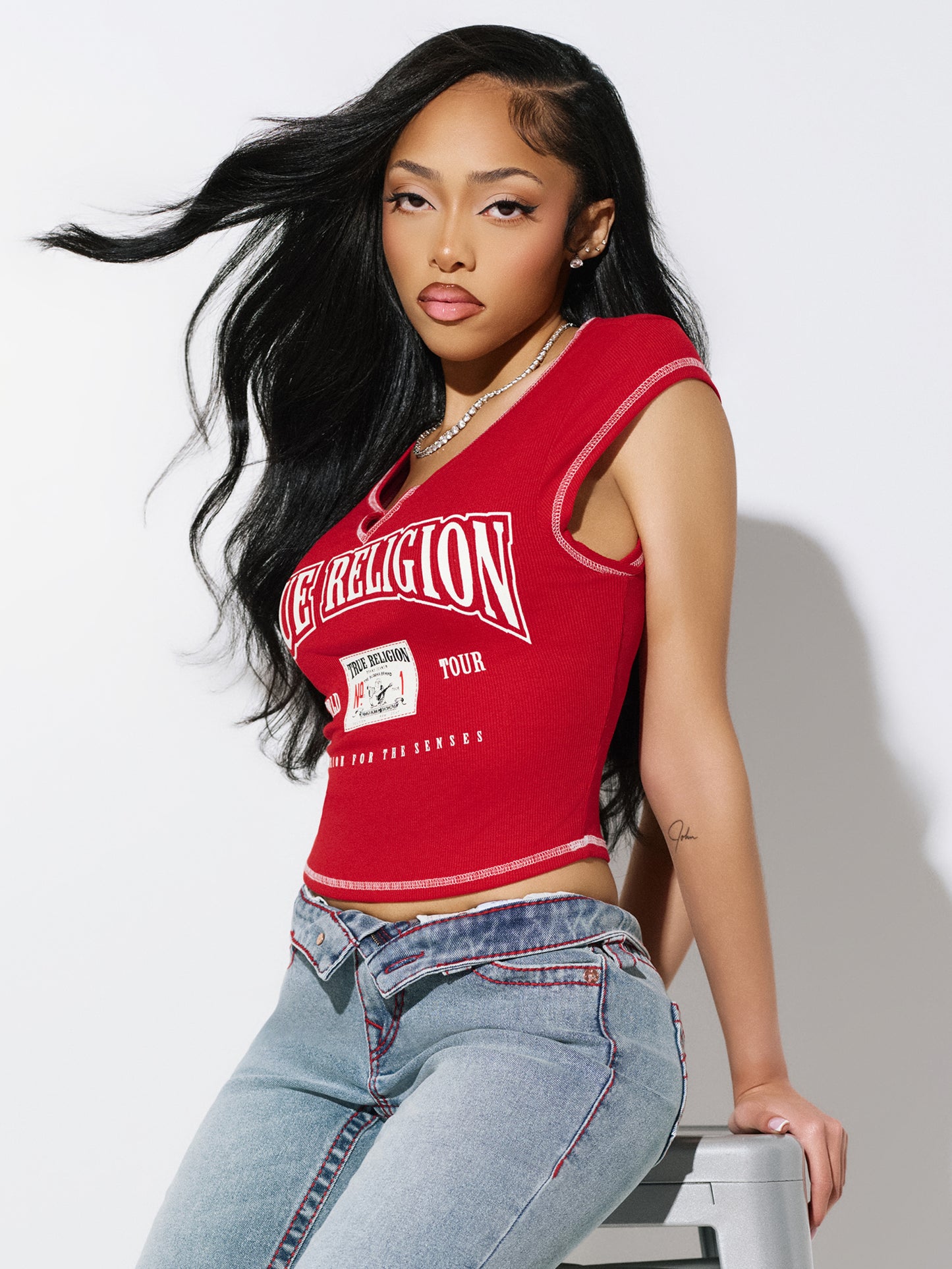 BUDDHA PATCH V NOTCH TEE