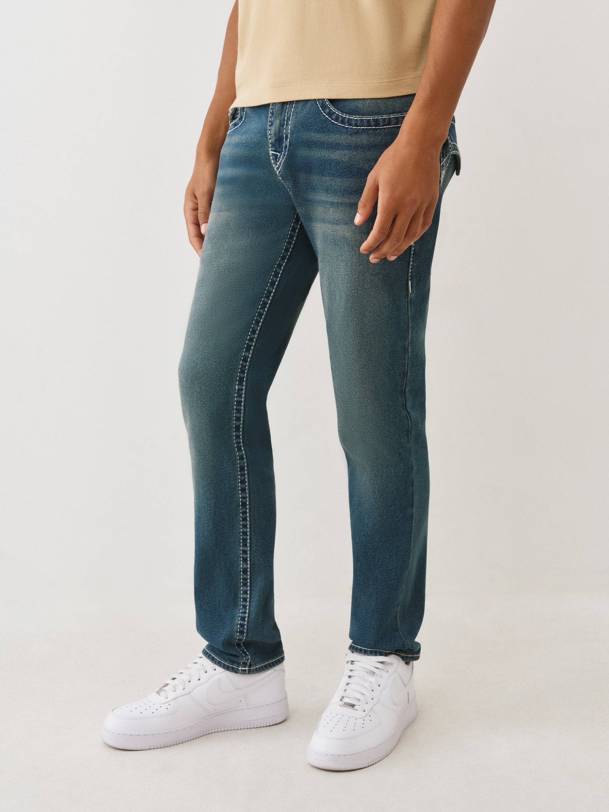 Jeans Geno Big T Flap Slim para Hombre | True Religion México