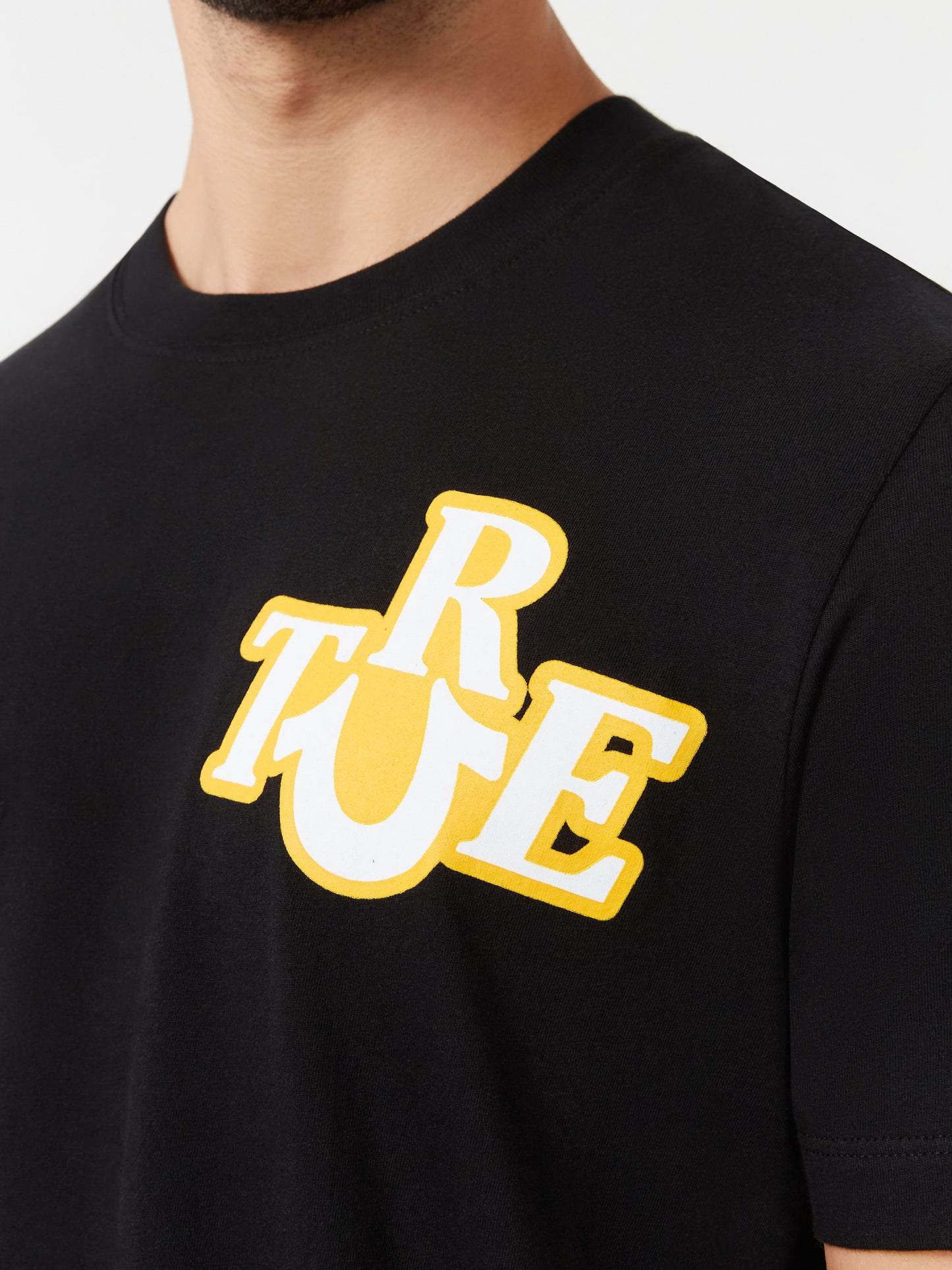 SS MIX MEDIA STICKER TEE