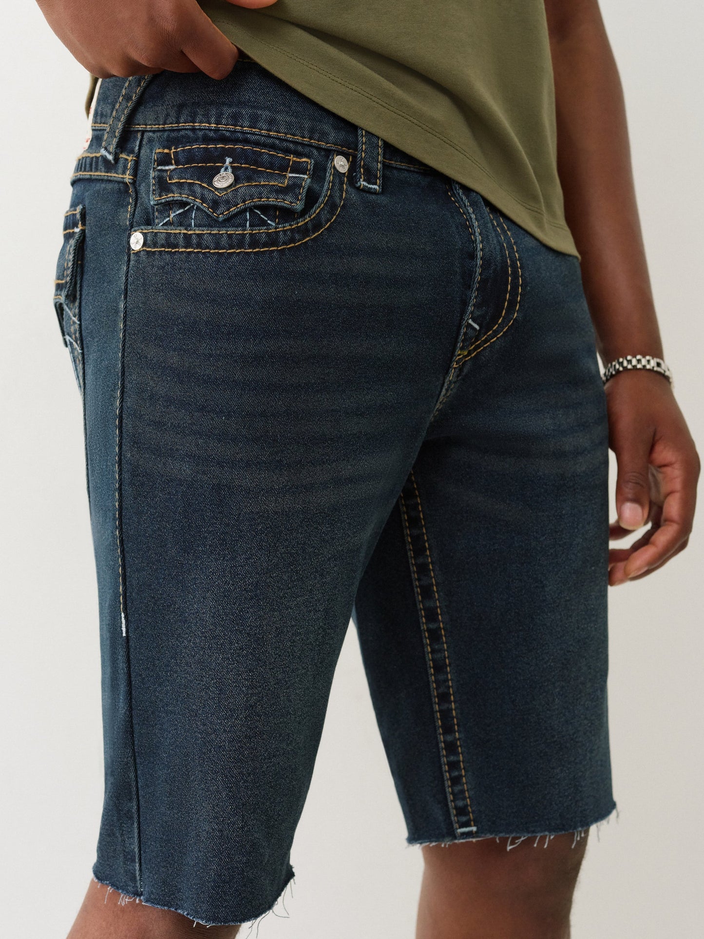 RICKY BIG T FLAP SHORT RAW HEM