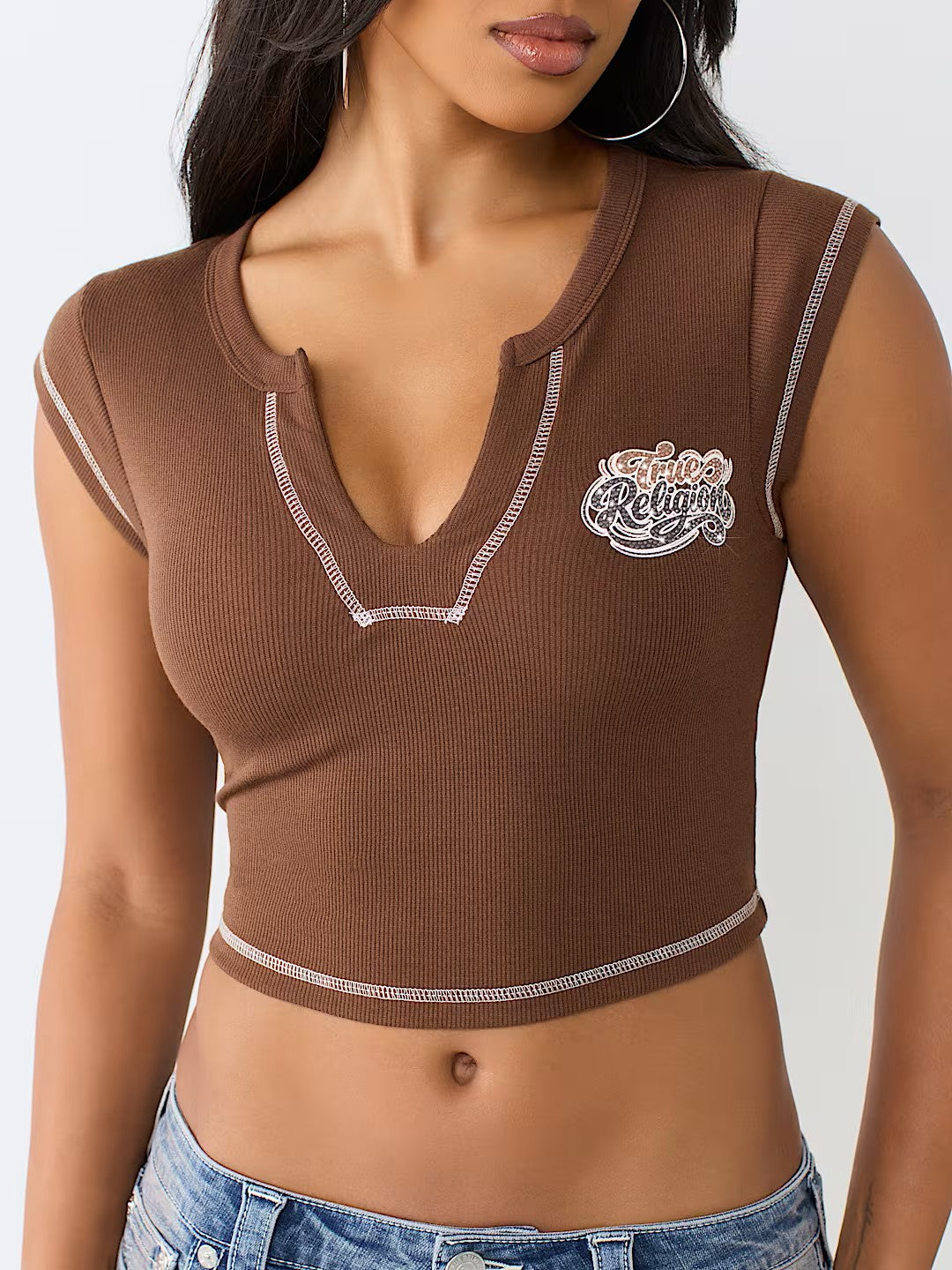 CRYSTAL ICECREAM RIB NOTCH TEE