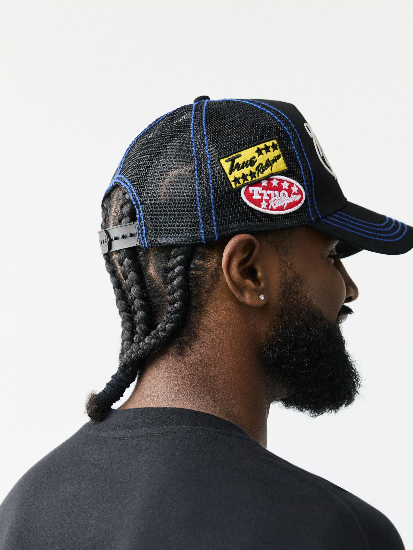 TRUE CONTRAST TRUCKER