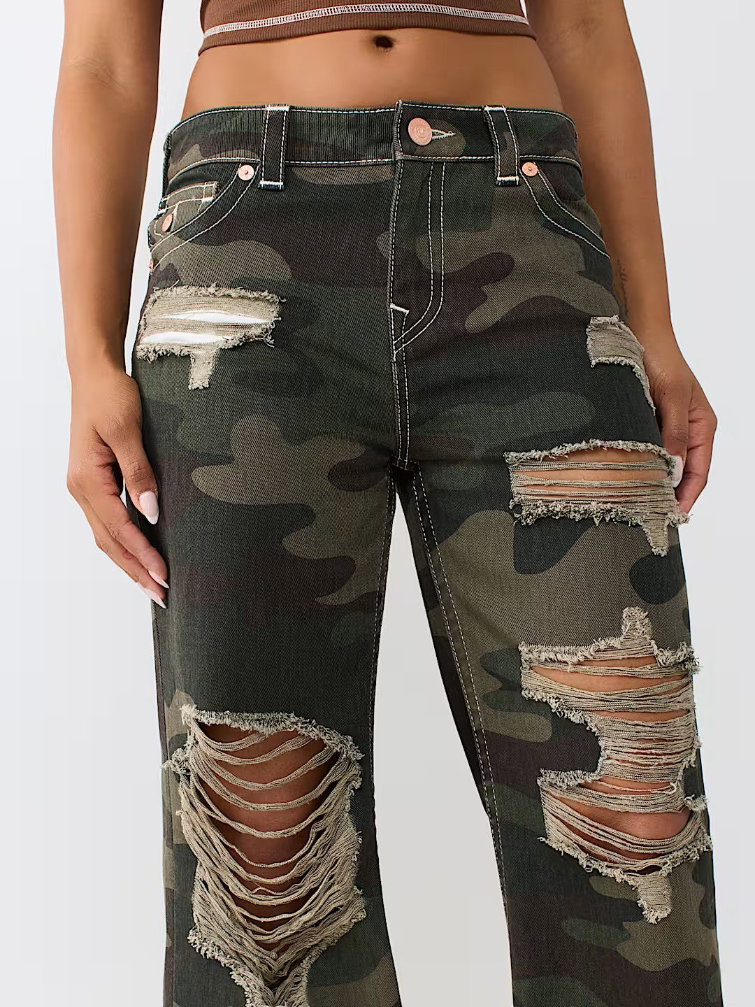 DISTRESSED CAMO BOBBI BAGGY