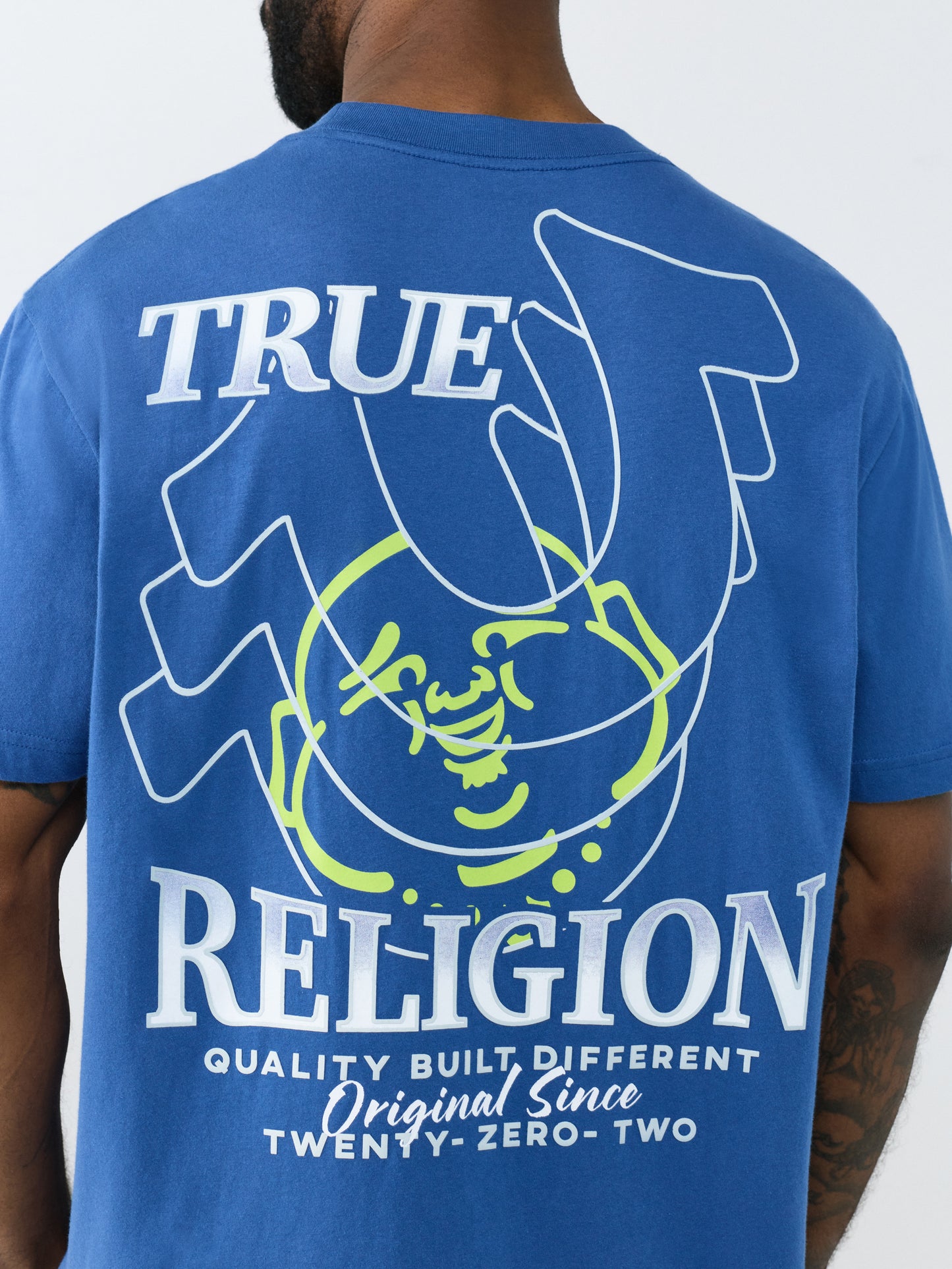 SS HORSESHOE REPEAT TEE
