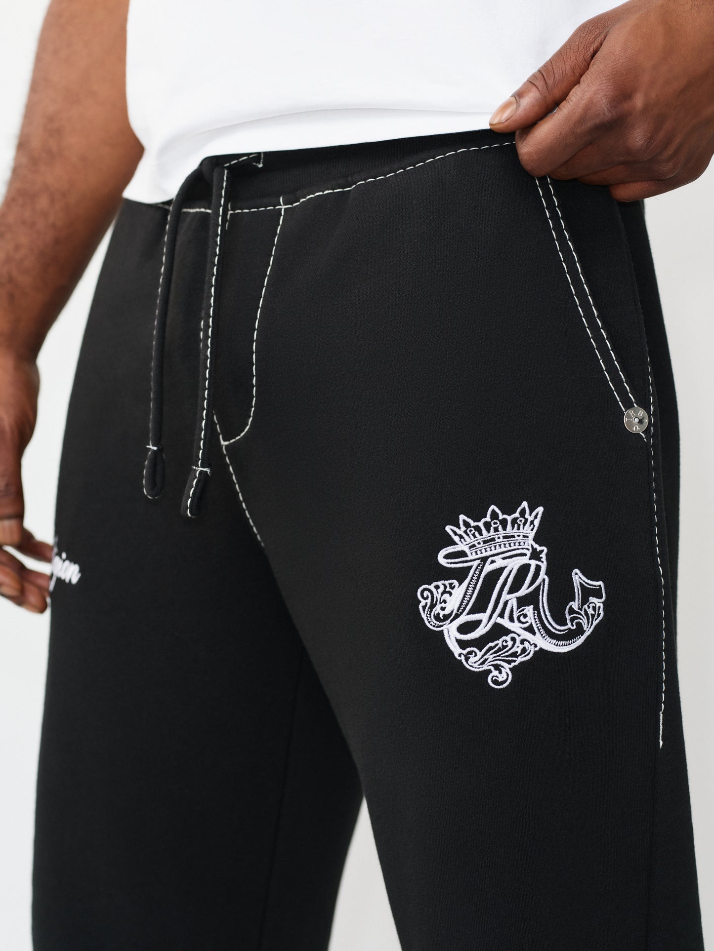 TR CREST BIG T SWEATS
