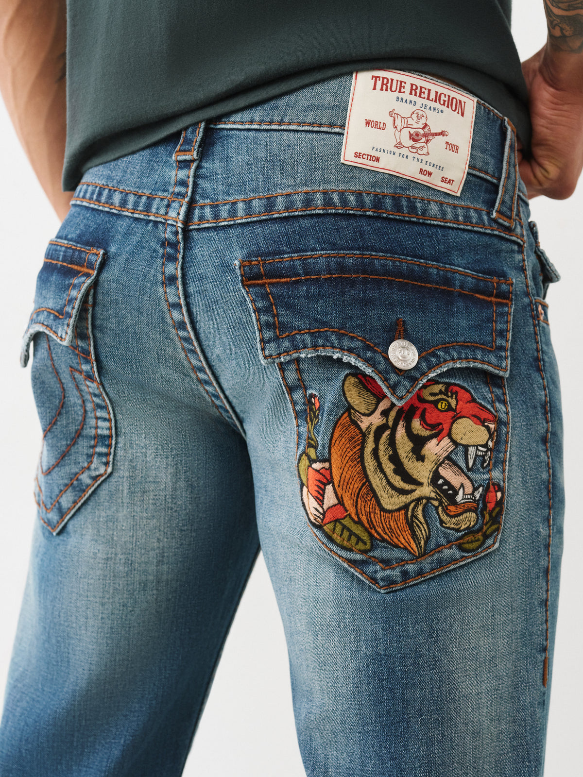 RICKY BIGT FLAP PKT EMBRO 34IN