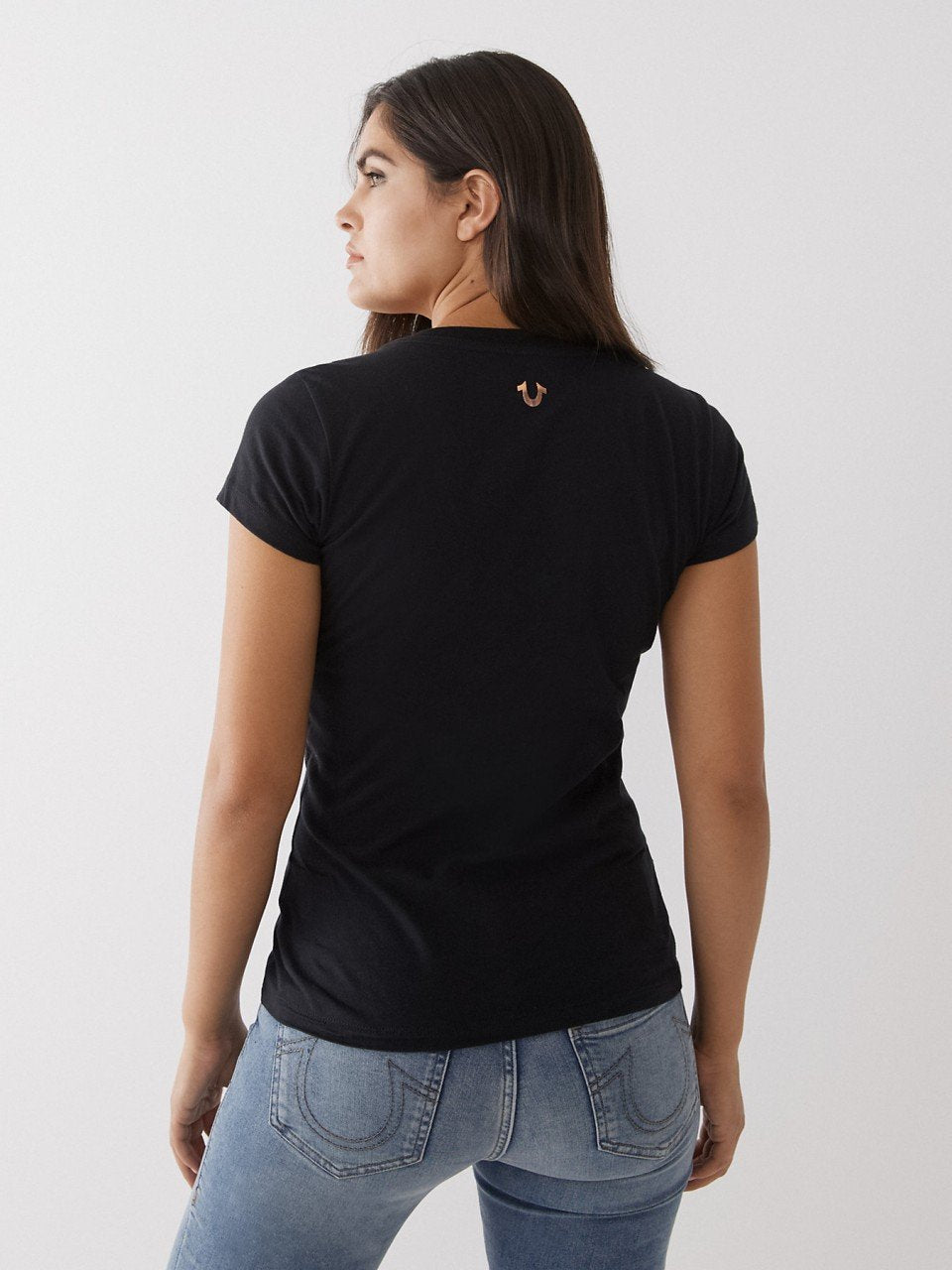 SIDE BRANDED SLIM V NECK TEE