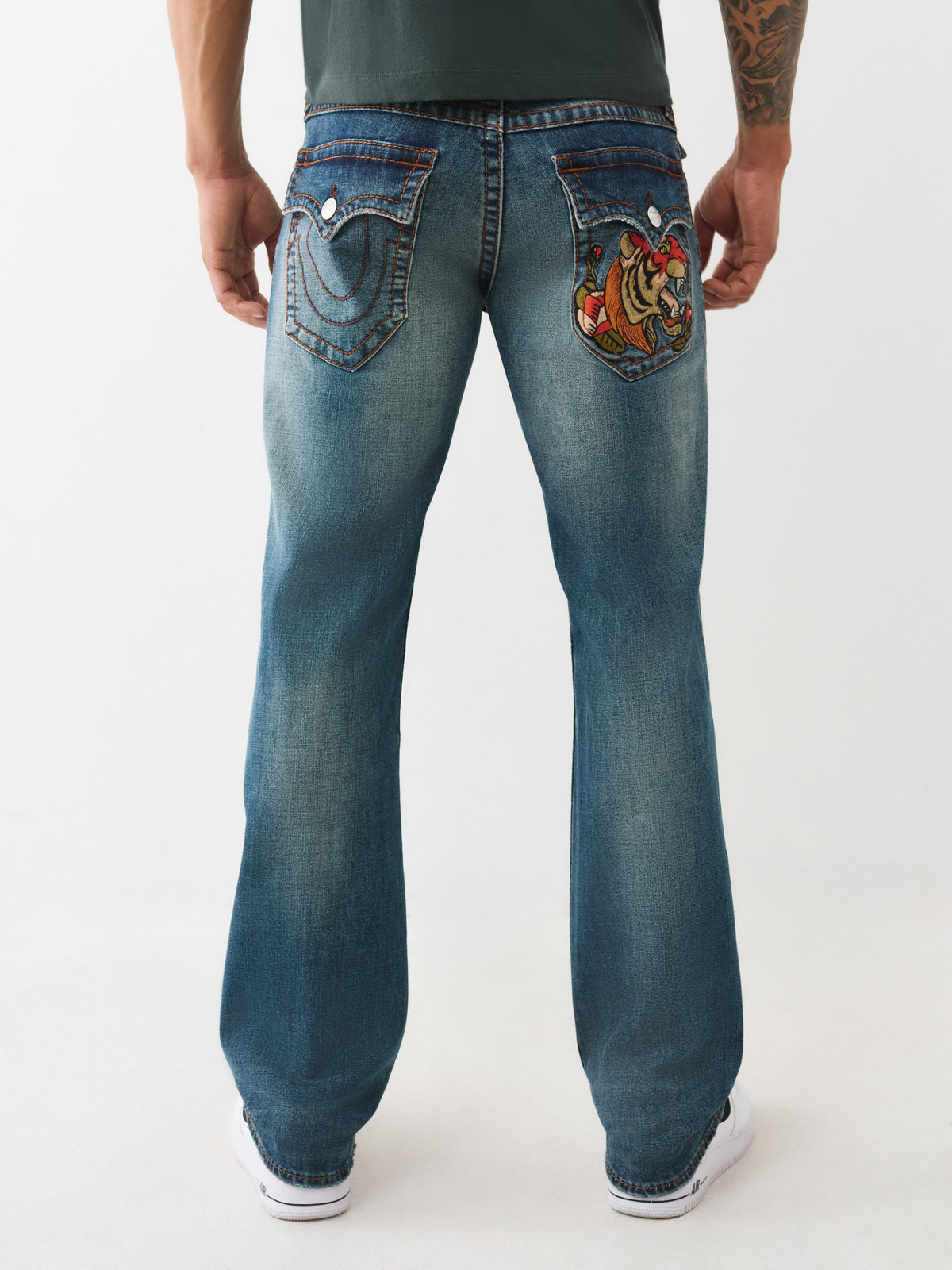 RICKY BIGT FLAP PKT EMBRO 34IN