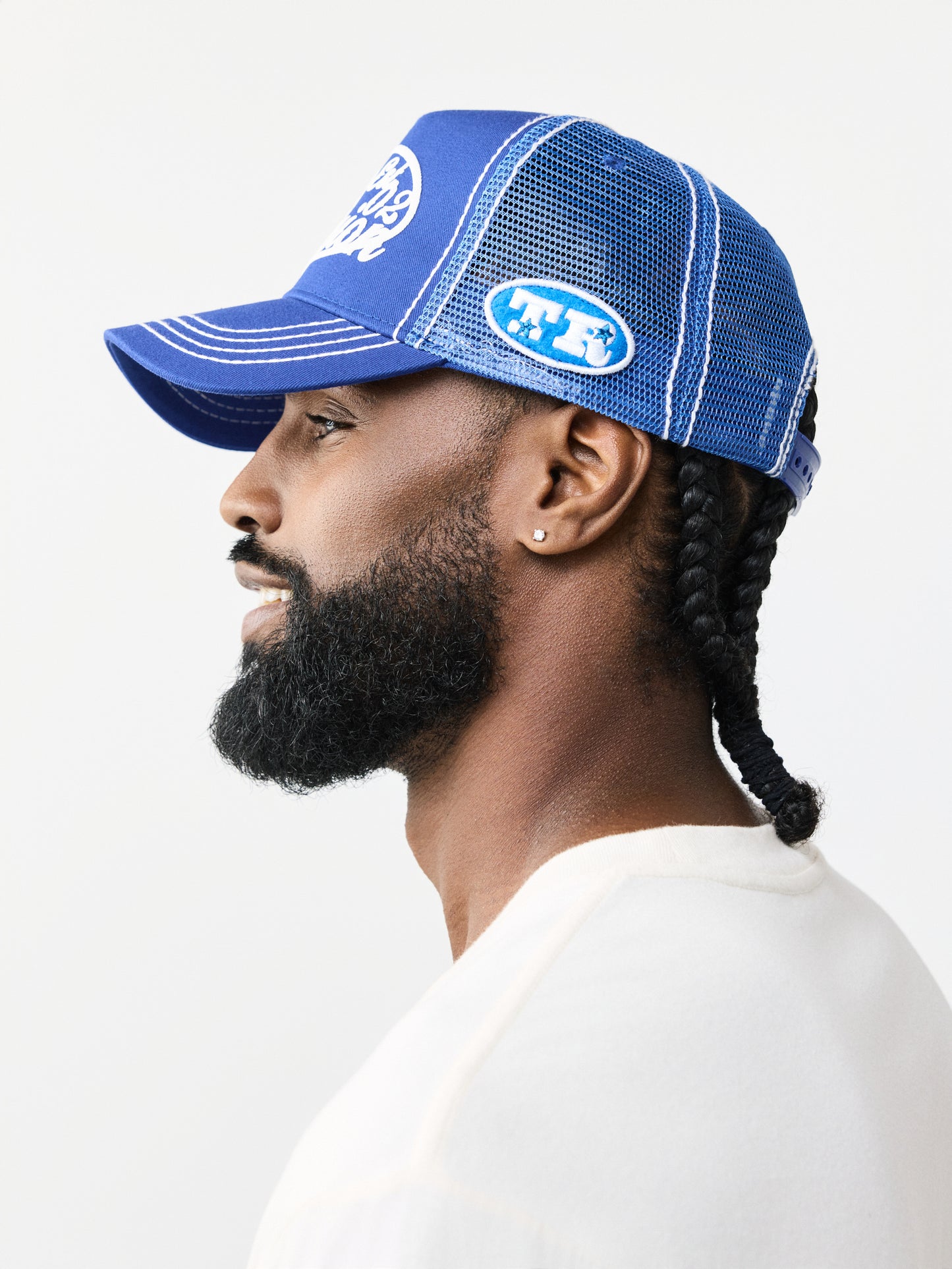 TRUE CONTRAST TRUCKER