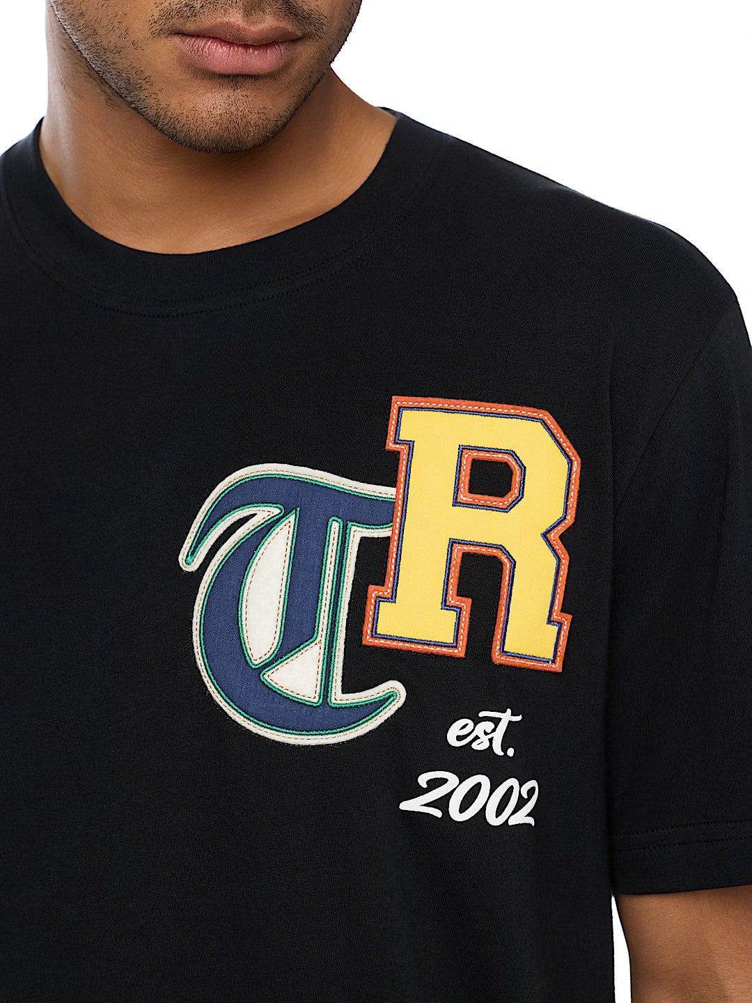 COLLEGIATE APPLIQUE LOGO TEE